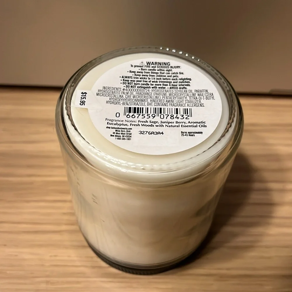 Bath & Body Works Single Wick Candle. Sweater Weather.